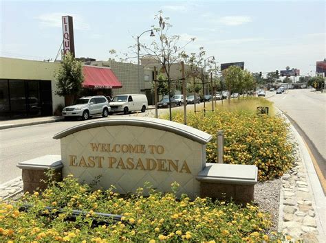 california city of roses|California Fool’s Gold — Exploring Pasadena, The .